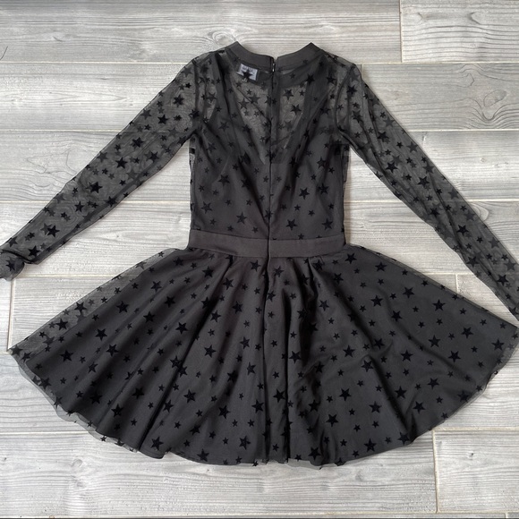 ⭐️ BLACK STAR DRESS - Picture 2 of 4